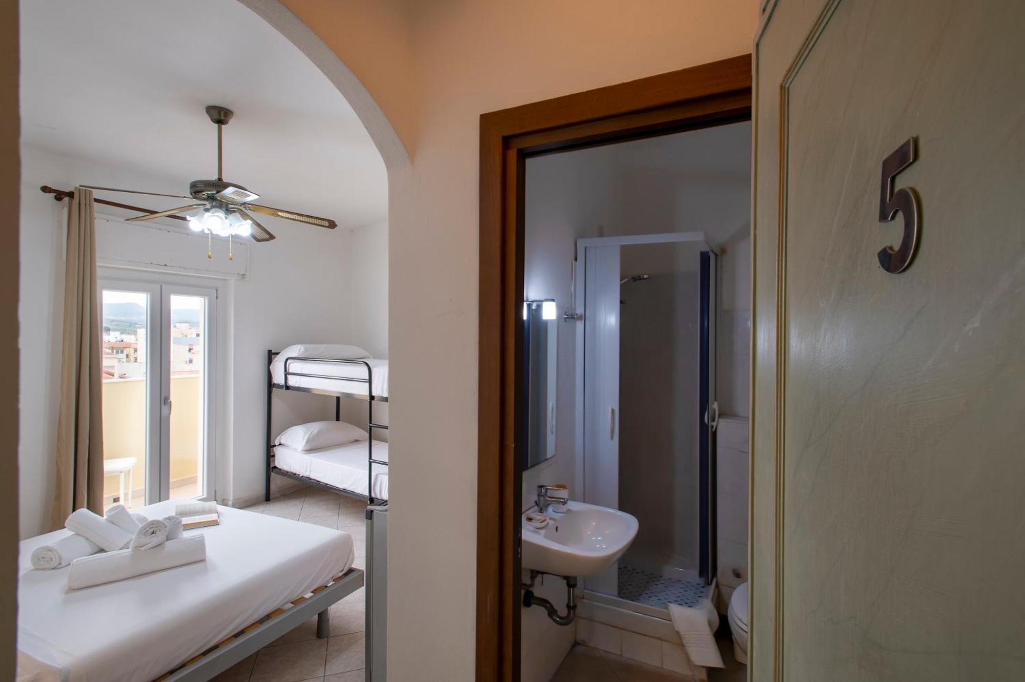 Oasis Guest House Alghero Exterior photo